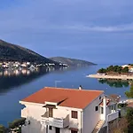 Apartment By The Sea Grebastica, Sibenik - 5270 Grebastica